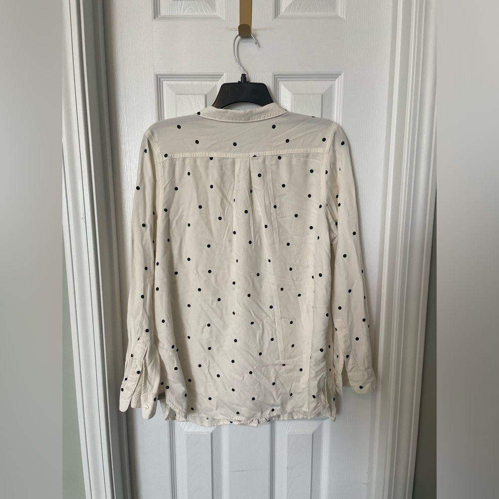 Old Navy Clip-Dot Classic Button-Down Shirt - Picture 3 of 5